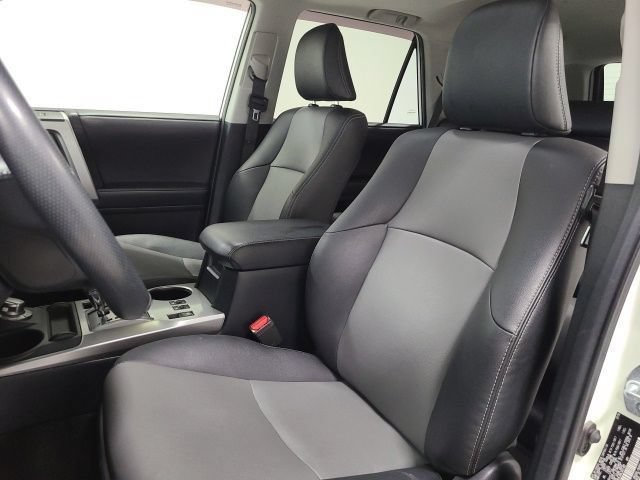 Certified 2020 Toyota 4Runner SR5 Premium w/ Moonroof Package AWD/4WD image 23