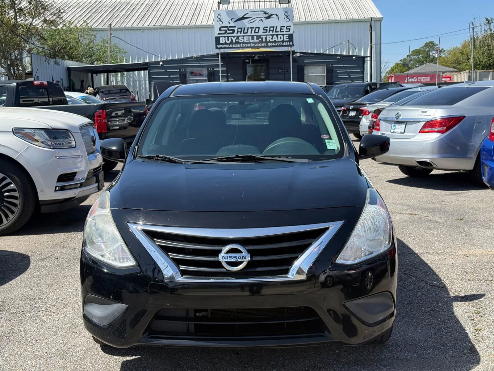 Used 2018 Nissan Versa SV image 3