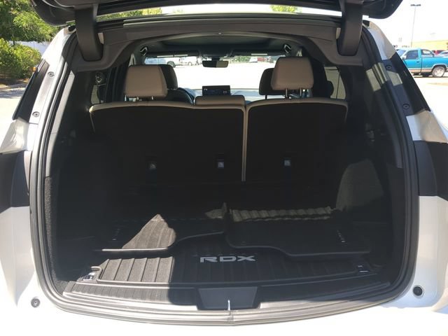 Used 2025 Acura RDX SH-AWD image 12