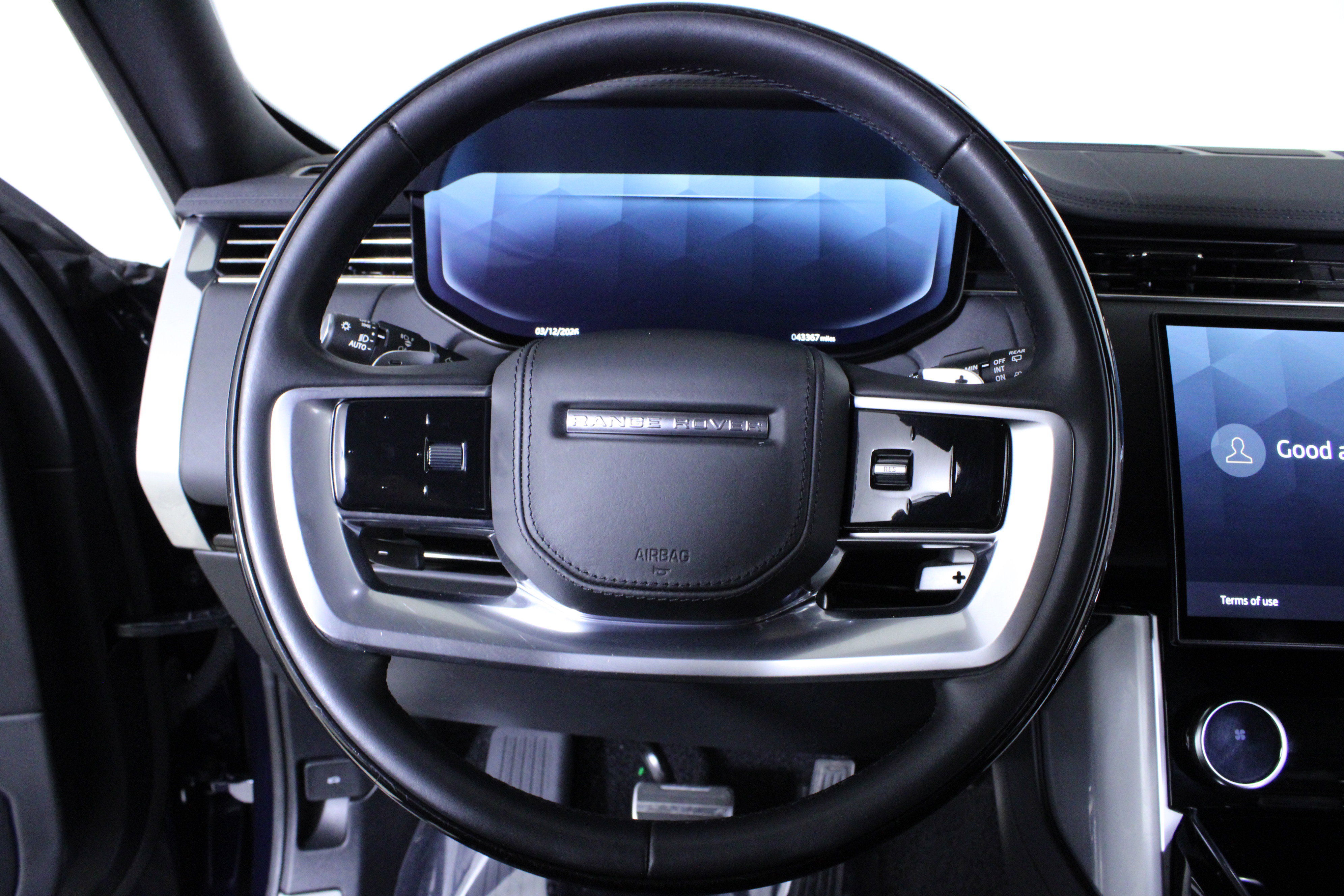 Used 2023 Land Rover Range Rover Long Wheelbase SE image 24