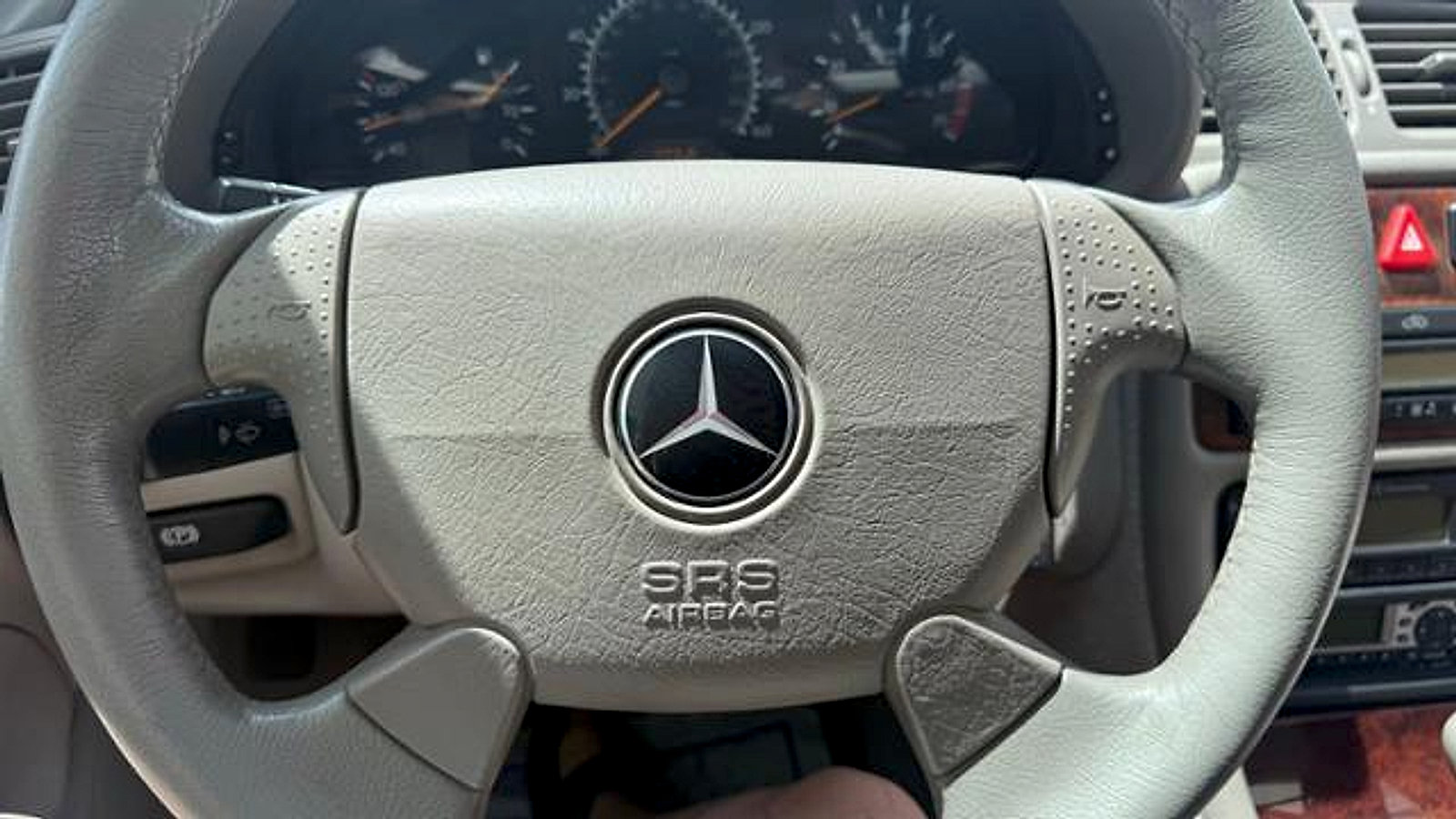 Used 1999 Mercedes-Benz CLK 320 Cabriolet image 18