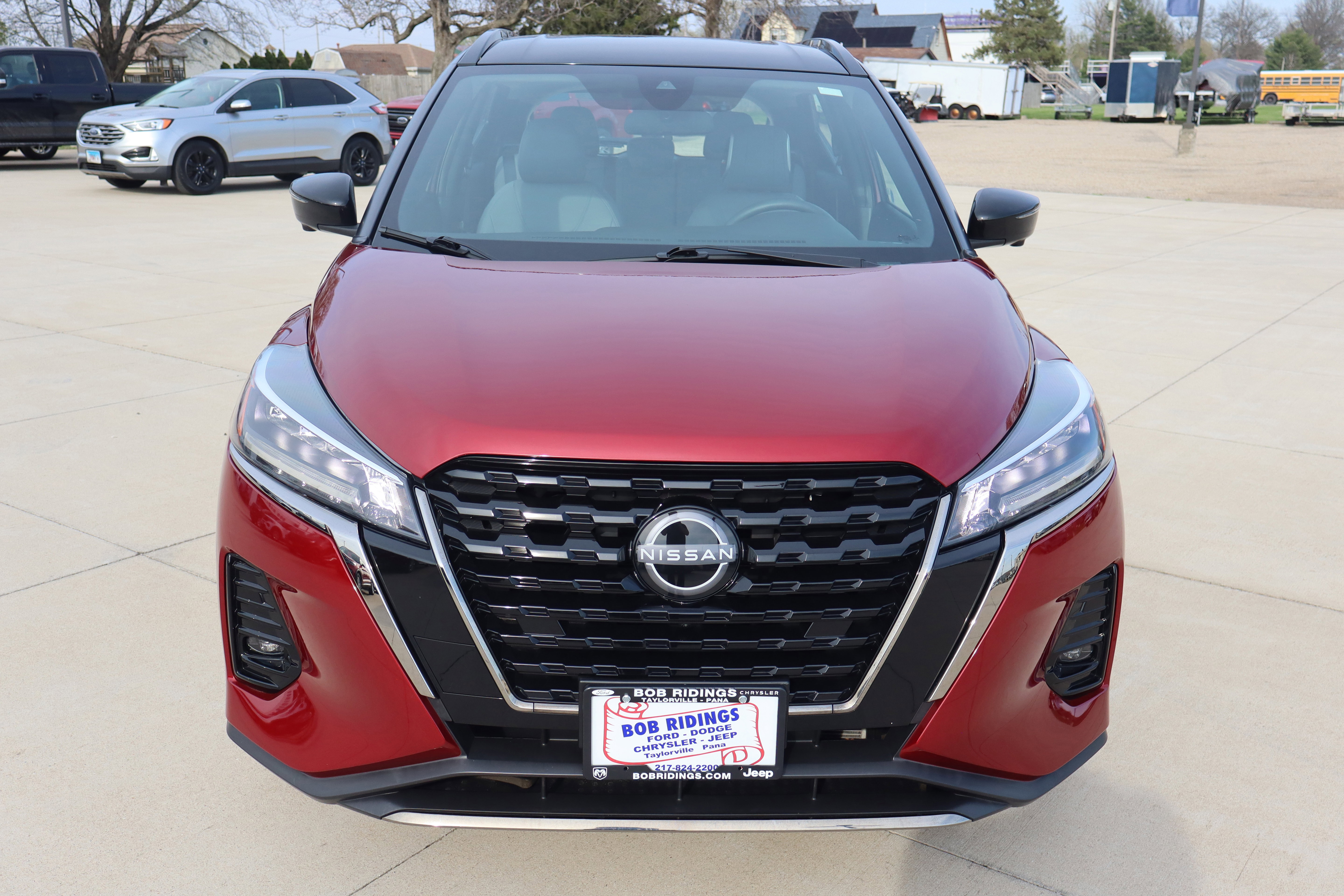 Used 2023 Nissan Kicks SR w/ SR Premium Package image 2