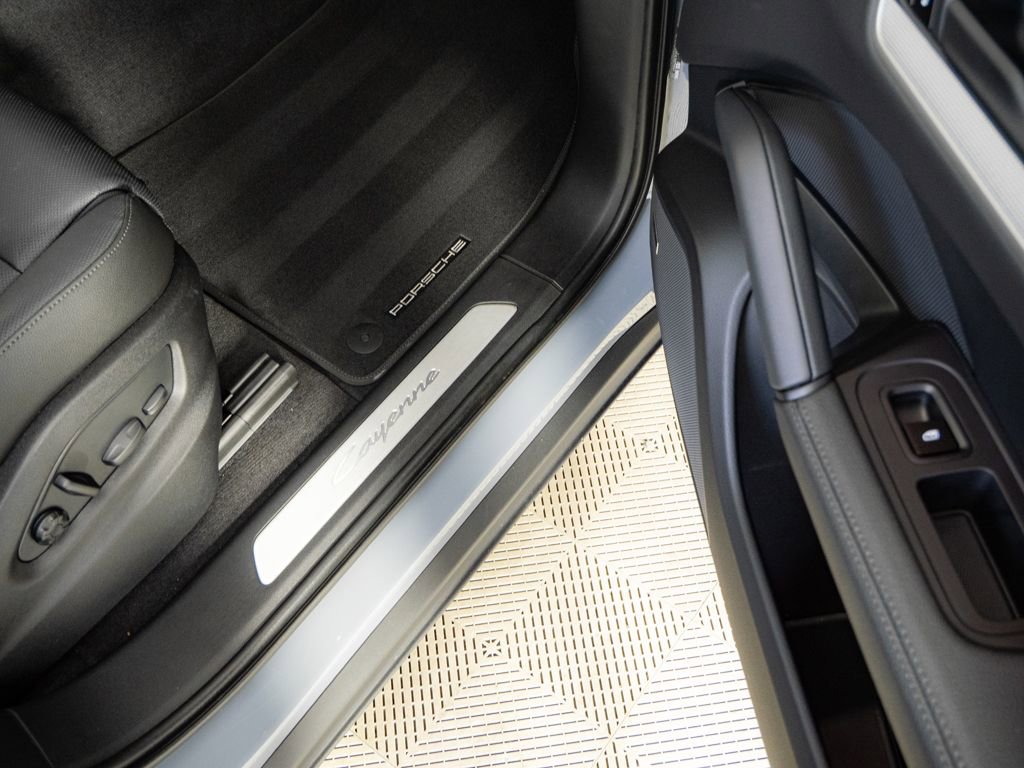 Certified 2026 Porsche Cayenne AWD/4WD image 26
