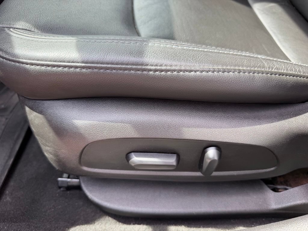 Used 2016 Chevrolet Cruze Premier w/ RS Package FWD image 18