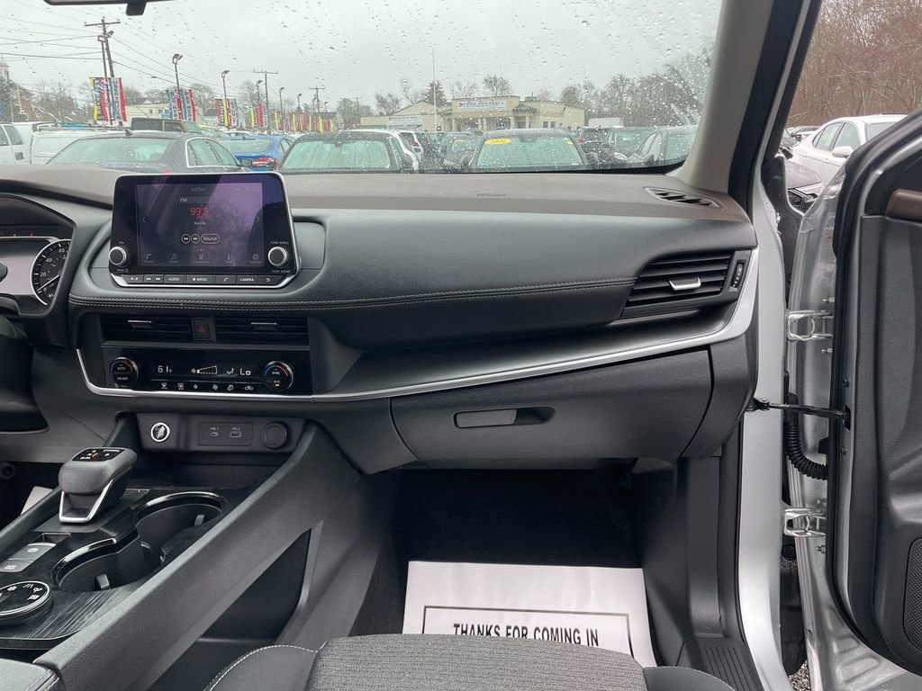 Used 2023 Nissan Rogue SV image 28