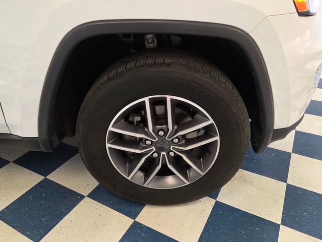 Used 2020 Jeep Grand Cherokee Laredo w/ 18" Wheel & 8.4" Radio Group image 10