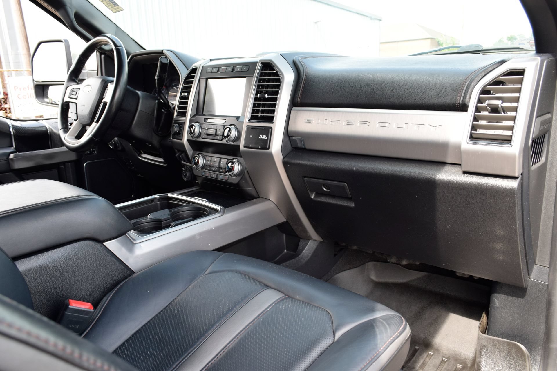 Used 2020 Ford F250 Platinum w/ FX4 Off-Road Package AWD/4WD image 22