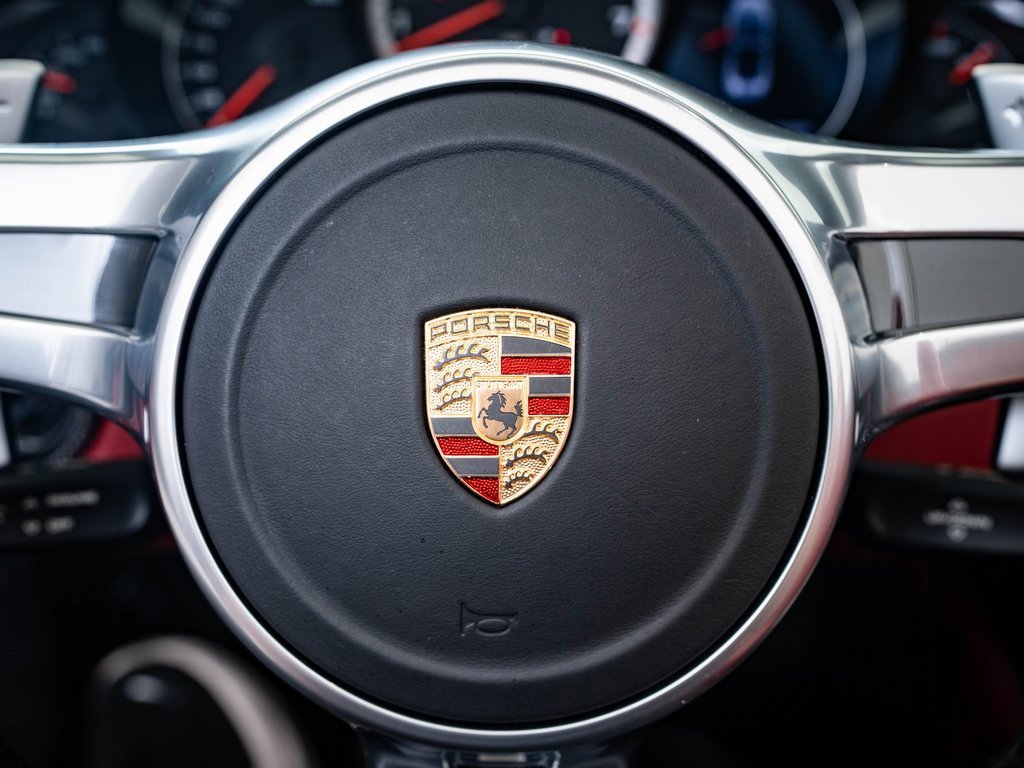 Used 2015 Porsche 911 Turbo S image 21