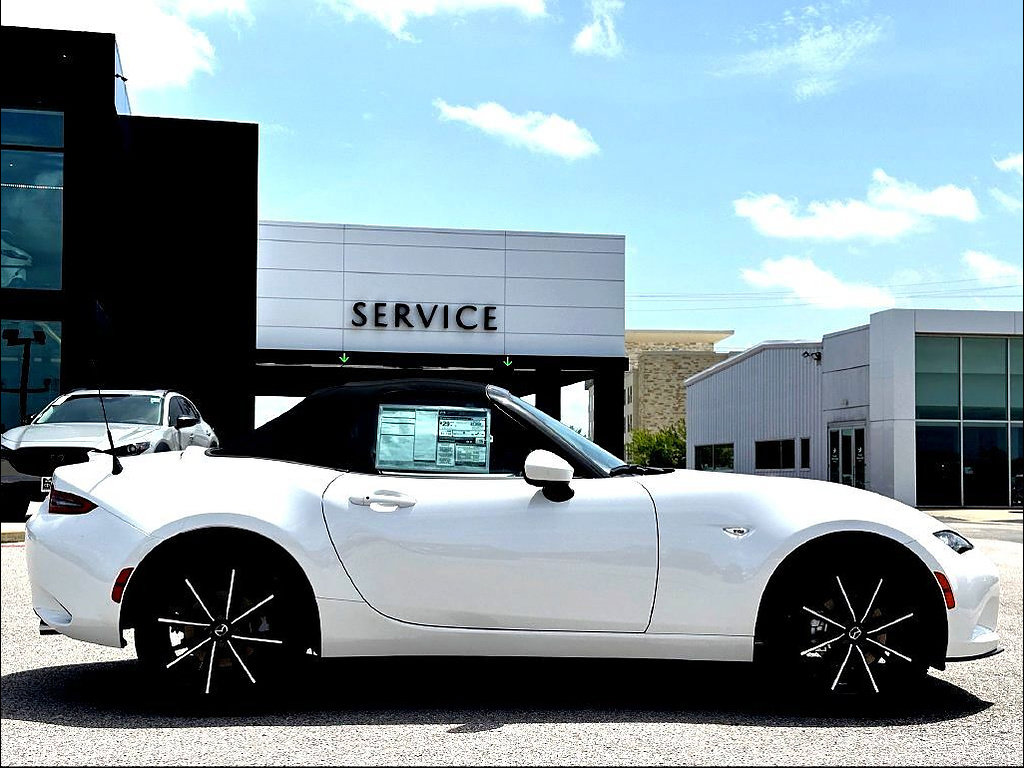 New 2026 MAZDA MX-5 Miata Grand Touring RWD image 9