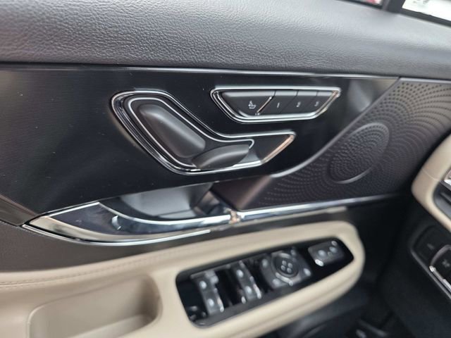 New 2026 Lincoln Corsair Reserve image 13