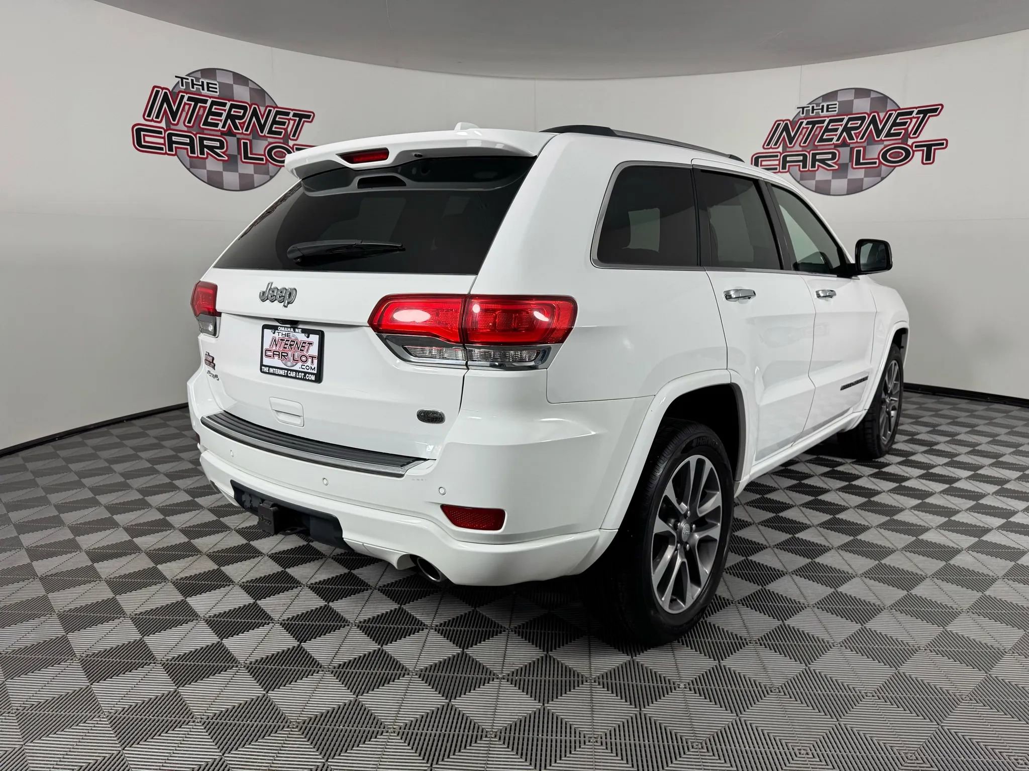 Used 2018 Jeep Grand Cherokee Overland image 7