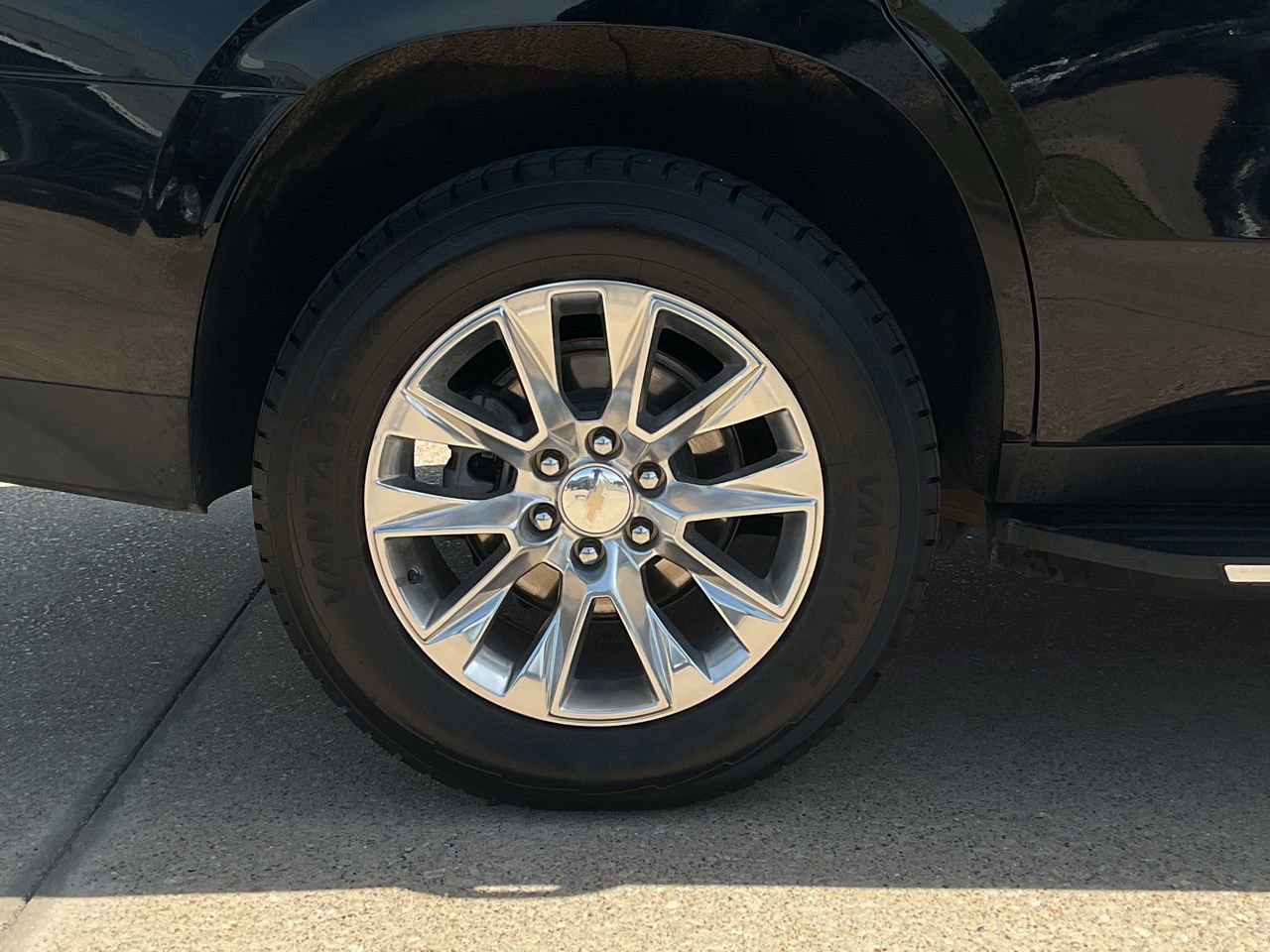 Used 2023 Chevrolet Tahoe Premier AWD/4WD image 8