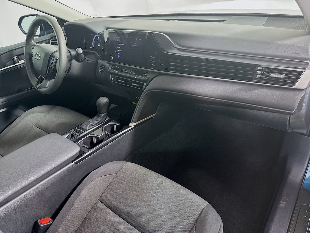 Used 2025 Toyota Camry LE w/ Convenience Package FWD image 33