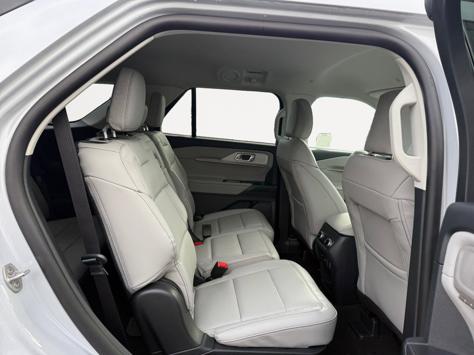 New 2026 Ford Explorer Active w/ Active Comfort Package image 18