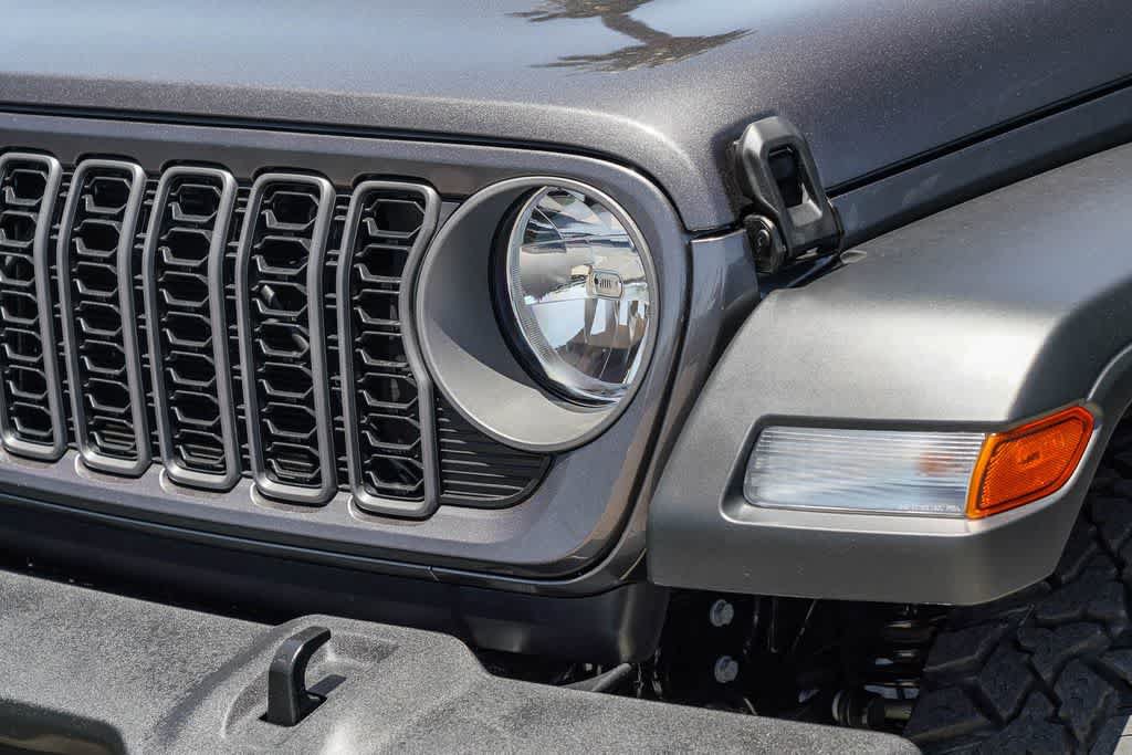 Used 2026 Jeep Wrangler Unlimited Sport AWD/4WD image 8
