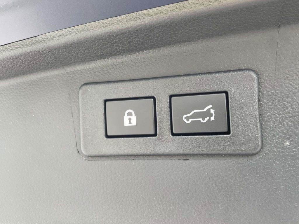 Certified 2025 Subaru Outback Touring XT w/ Tech Package 3 image 12