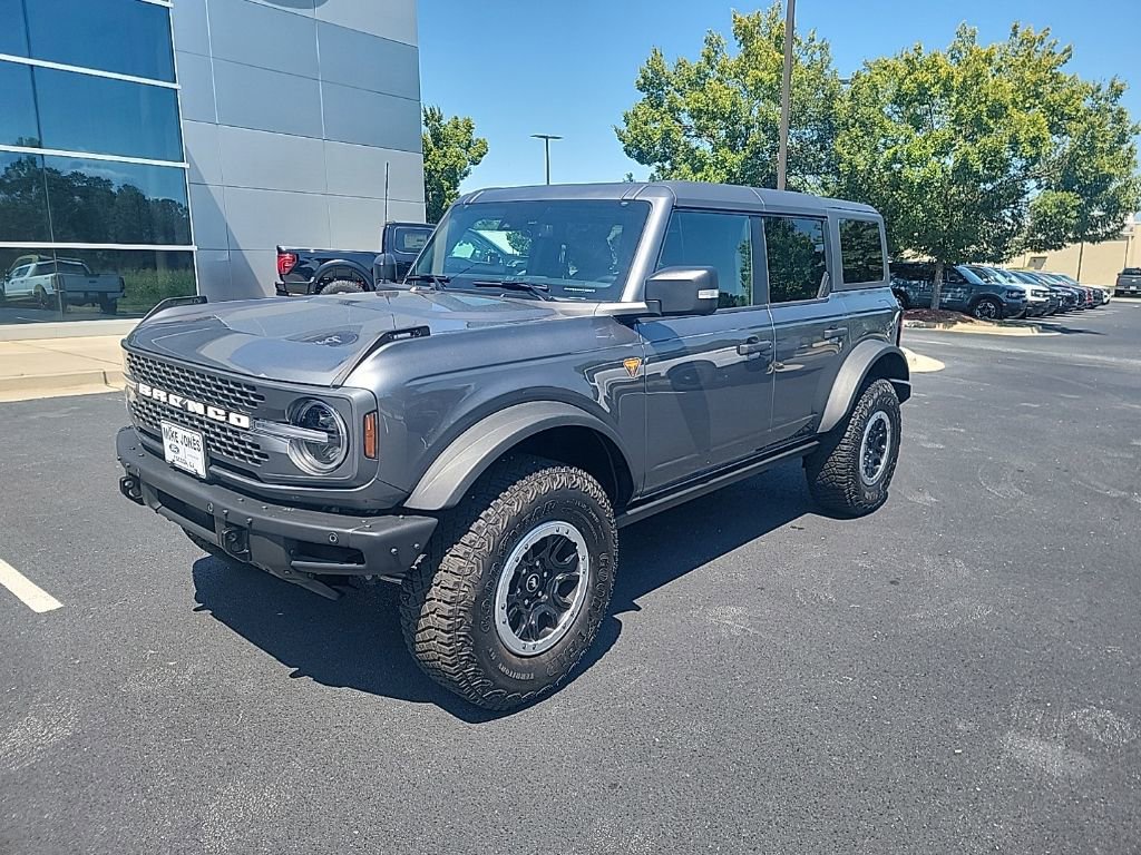 Used 2024 Ford Bronco Badlands image 3