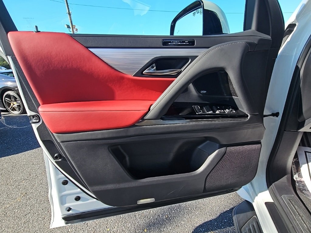 Used 2022 Lexus LX 600 F Sport image 16