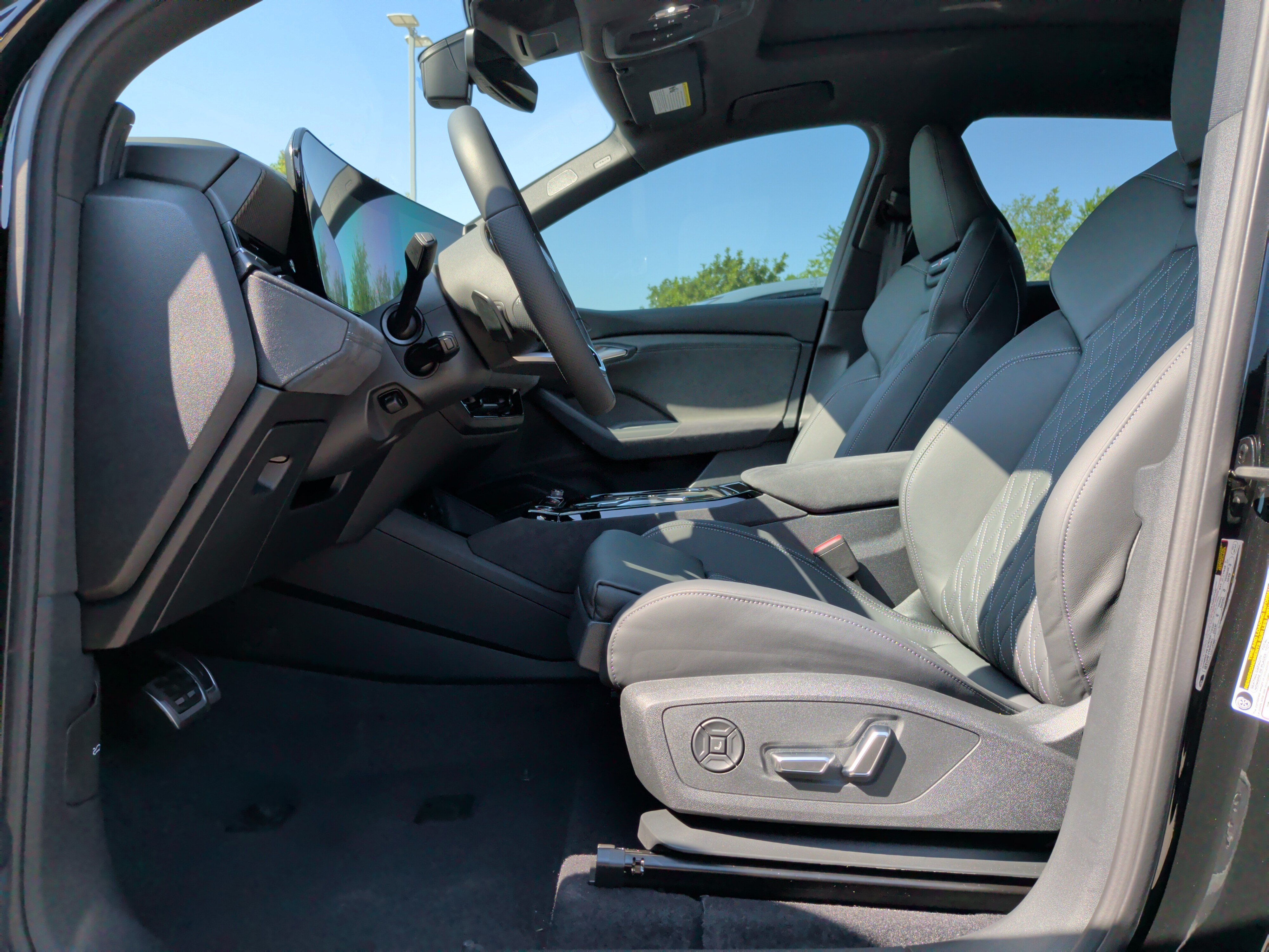 New 2027 Audi SQ6 e-tron Prestige AWD/4WD image 15
