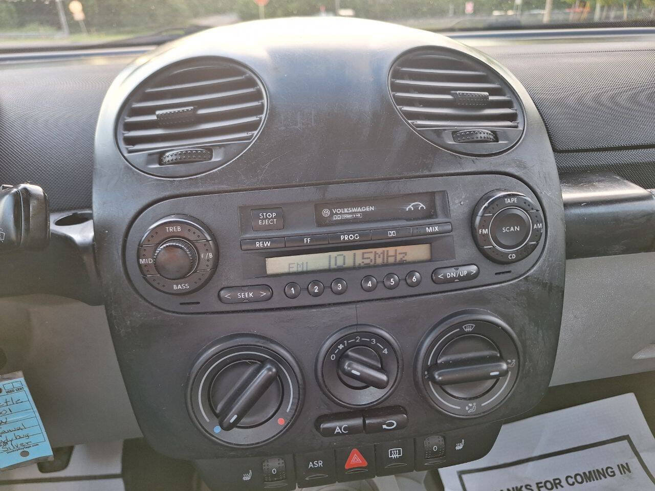 Used 2001 Volkswagen Beetle GLX FWD image 19