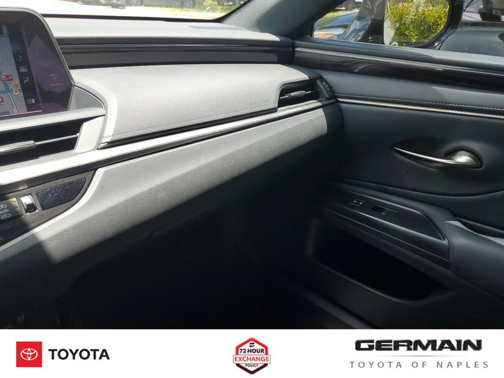 Used 2020 Lexus ES 300h w/ Premium Package FWD image 36
