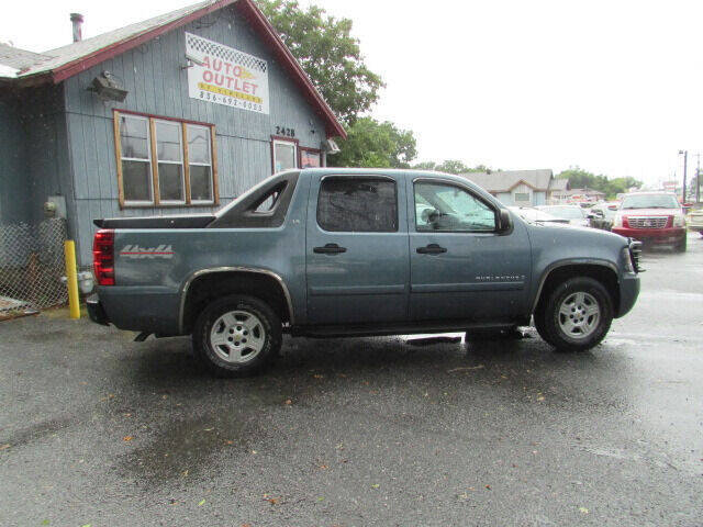 Used 2008 Chevrolet Avalanche LS image 8