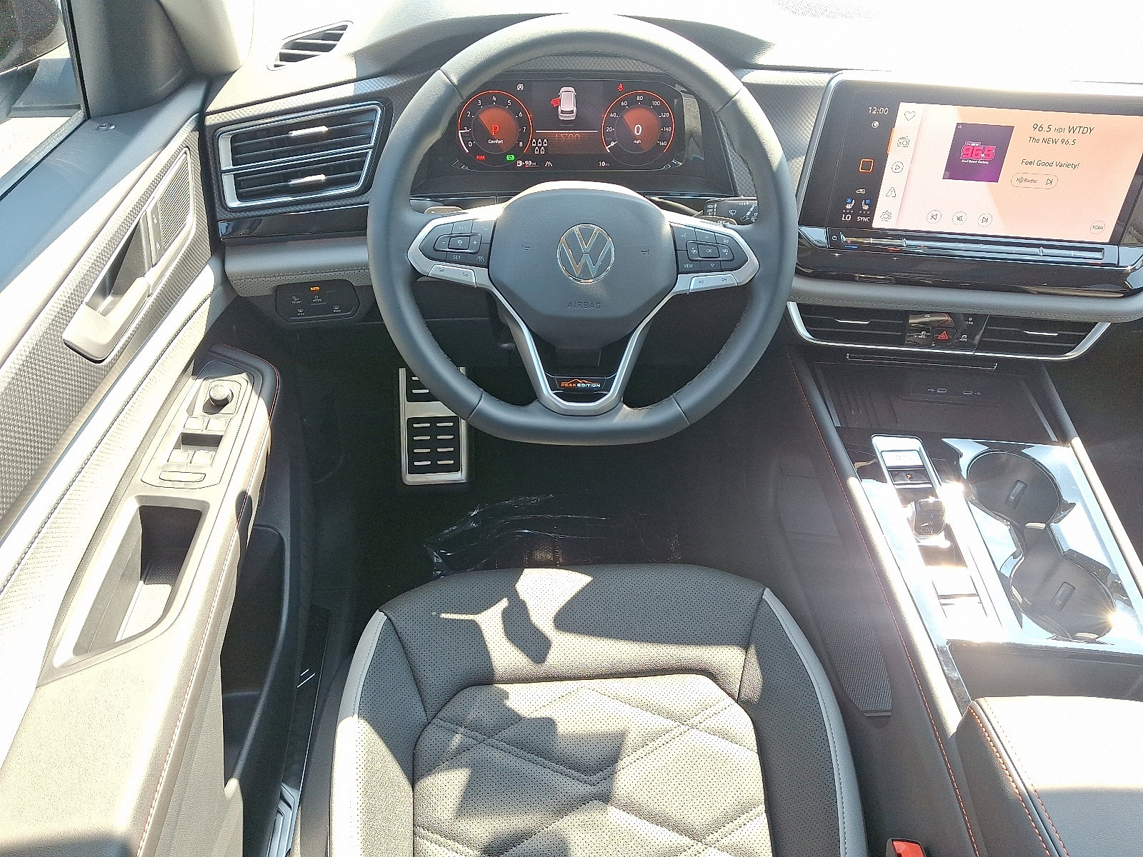 New 2026 Volkswagen Atlas Peak Edition image 7
