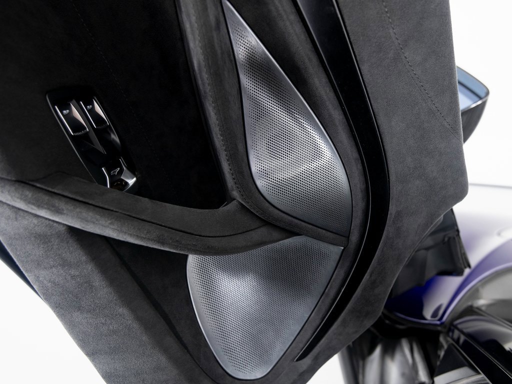 New 2024 McLaren 750S Spider image 14