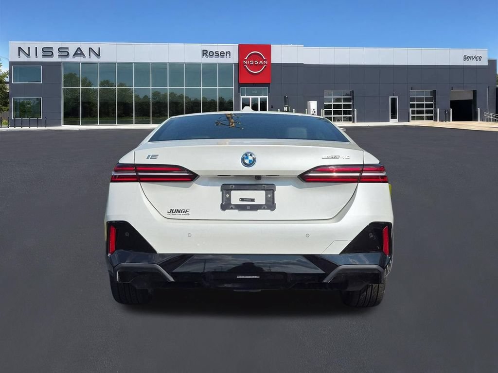 Used 2024 BMW i5 eDrive40i w/ M Sport Package RWD image 4