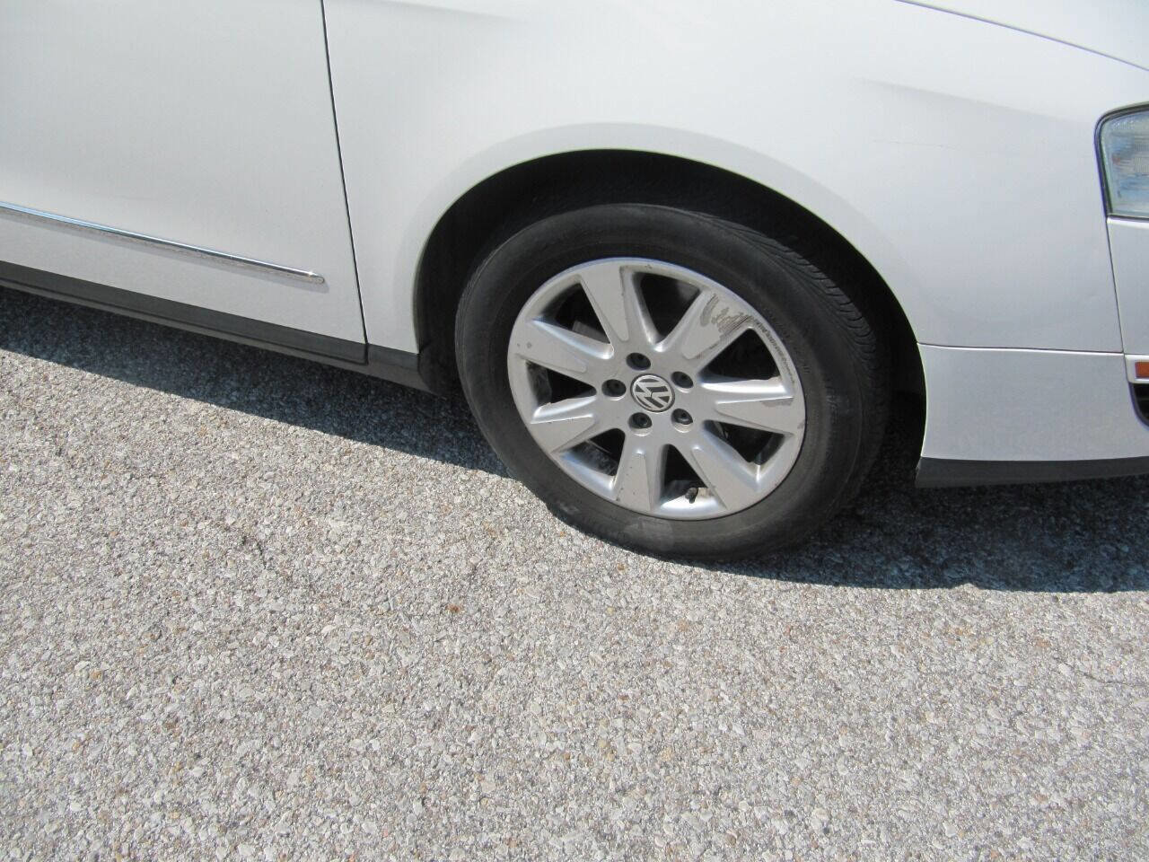 Used 2006 Volkswagen Passat Value Edition image 11