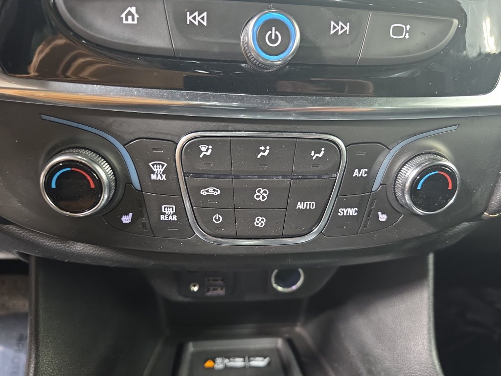 Used 2023 Chevrolet Traverse LT w/ LT Premium Package AWD/4WD image 26