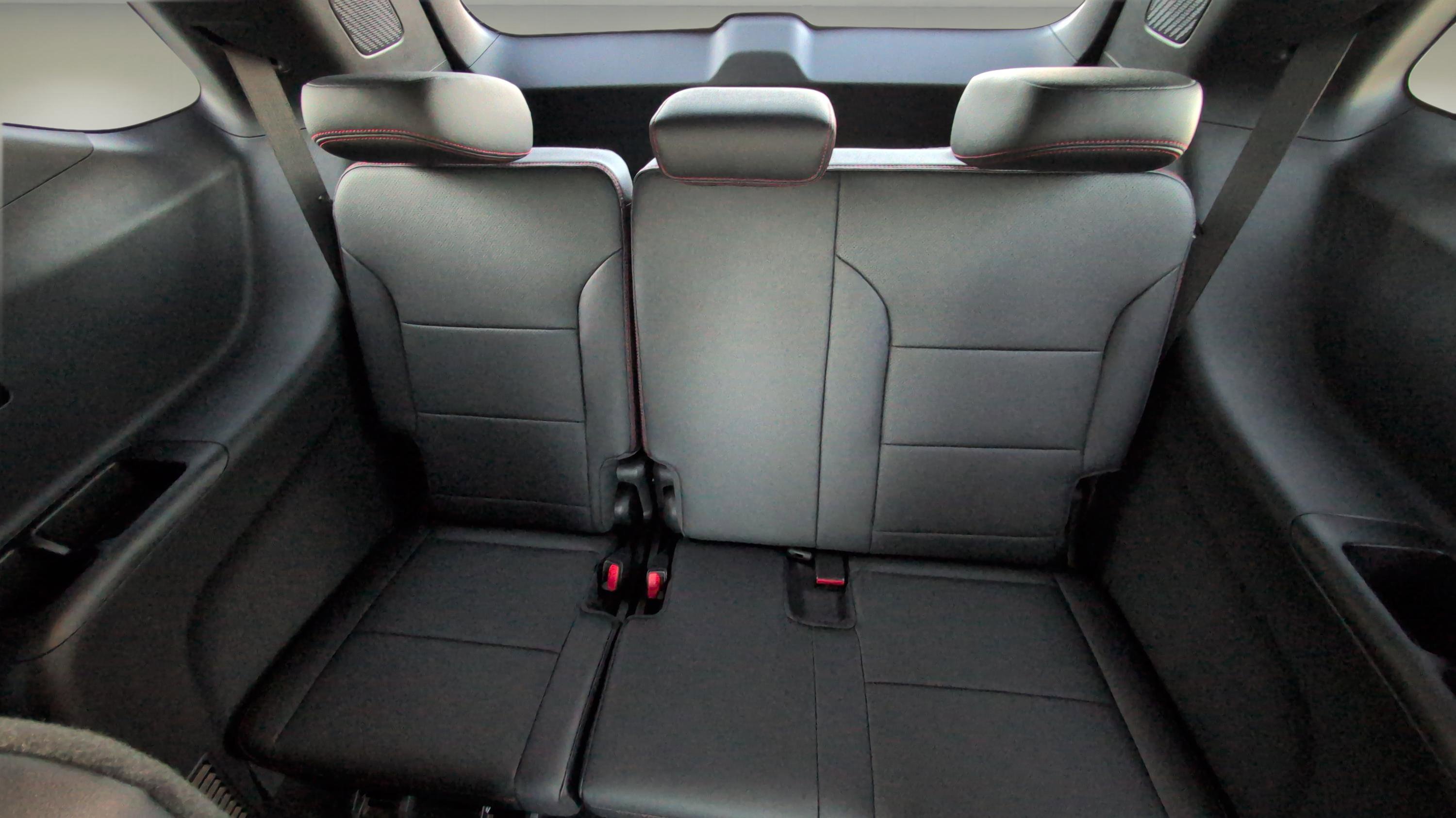 Used 2026 Chevrolet Traverse RS FWD image 14