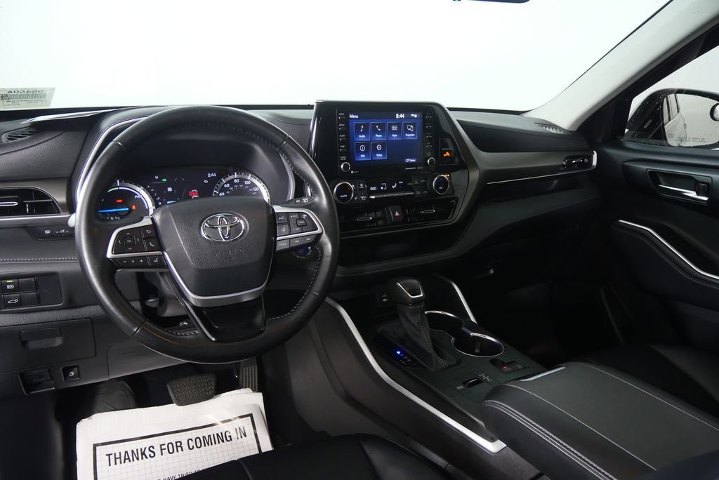 Used 2022 Toyota Highlander XLE image 23