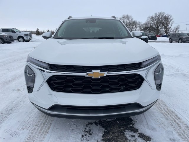 Used 2025 Chevrolet Trax LT w/ LT Convenience Package image 6