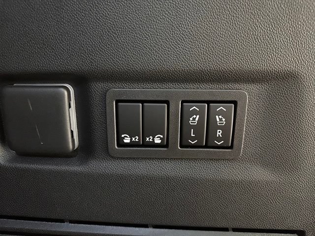 New 2026 GMC Yukon XL AT4 w/ AT4 Premium Plus Package AWD/4WD image 29
