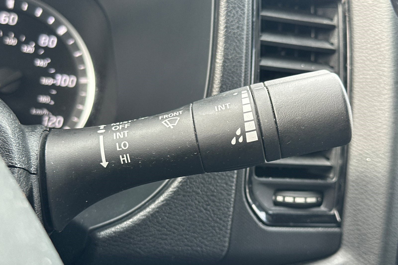 Used 2023 Nissan Frontier SV w/ Midnight Edition Package image 32