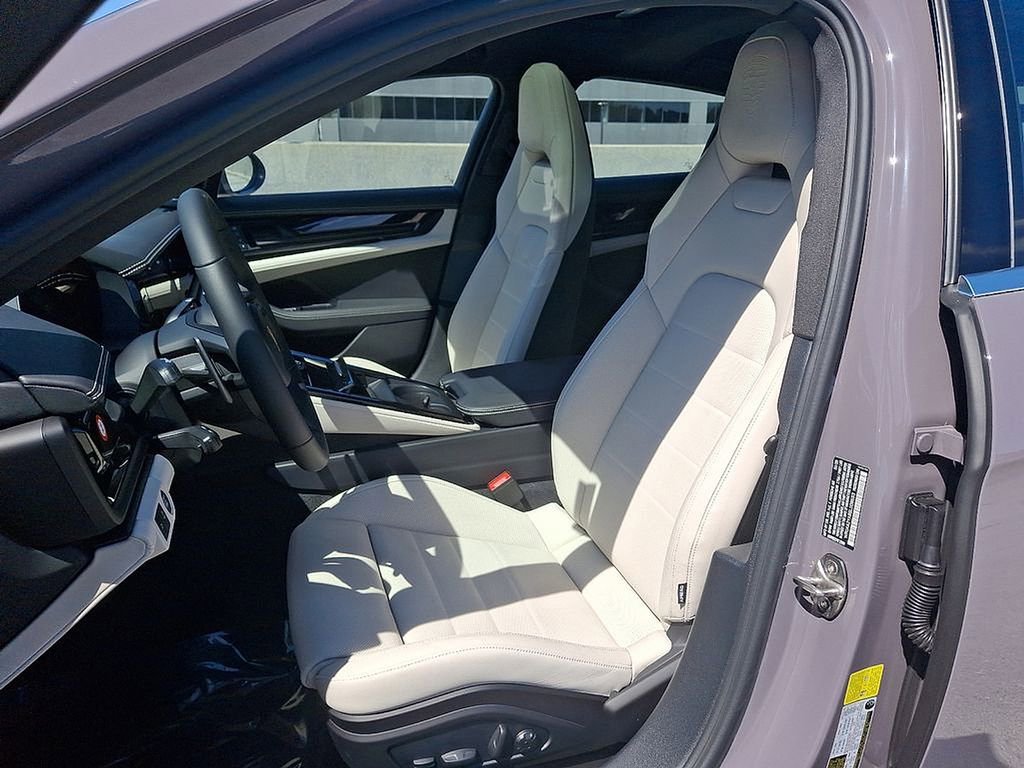 Used 2025 Porsche Panamera 4 image 15