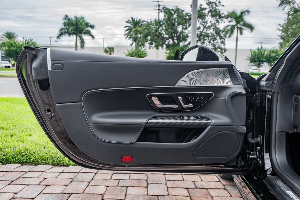 Used 2023 Mercedes-Benz SL 63 AMG 4MATIC image 18
