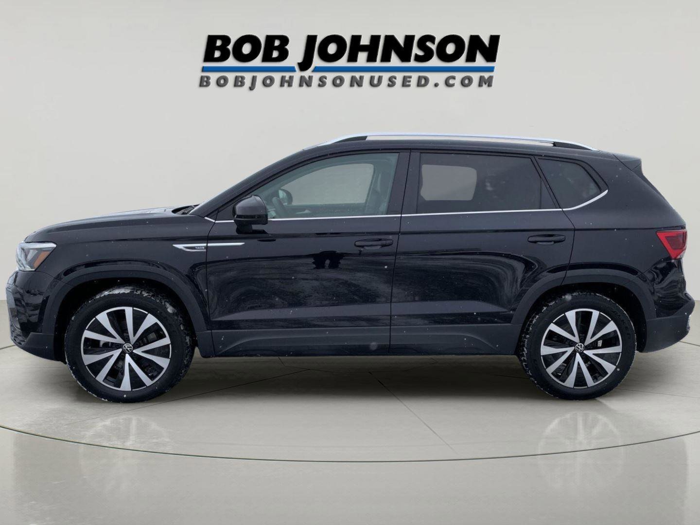 Used 2022 Volkswagen Taos SE w/ Panoramic Sunroof Package image 4