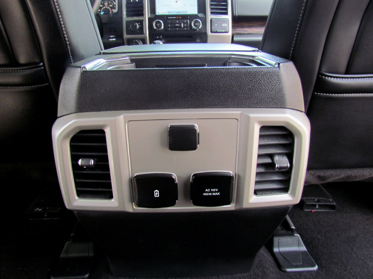 Used 2018 Ford F150 Lariat w/ Trailer Tow Package image 25