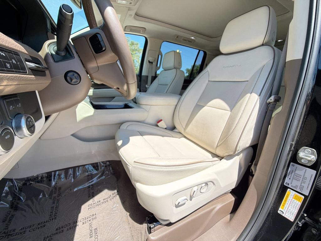 Used 2024 GMC Yukon XL Denali RWD image 15