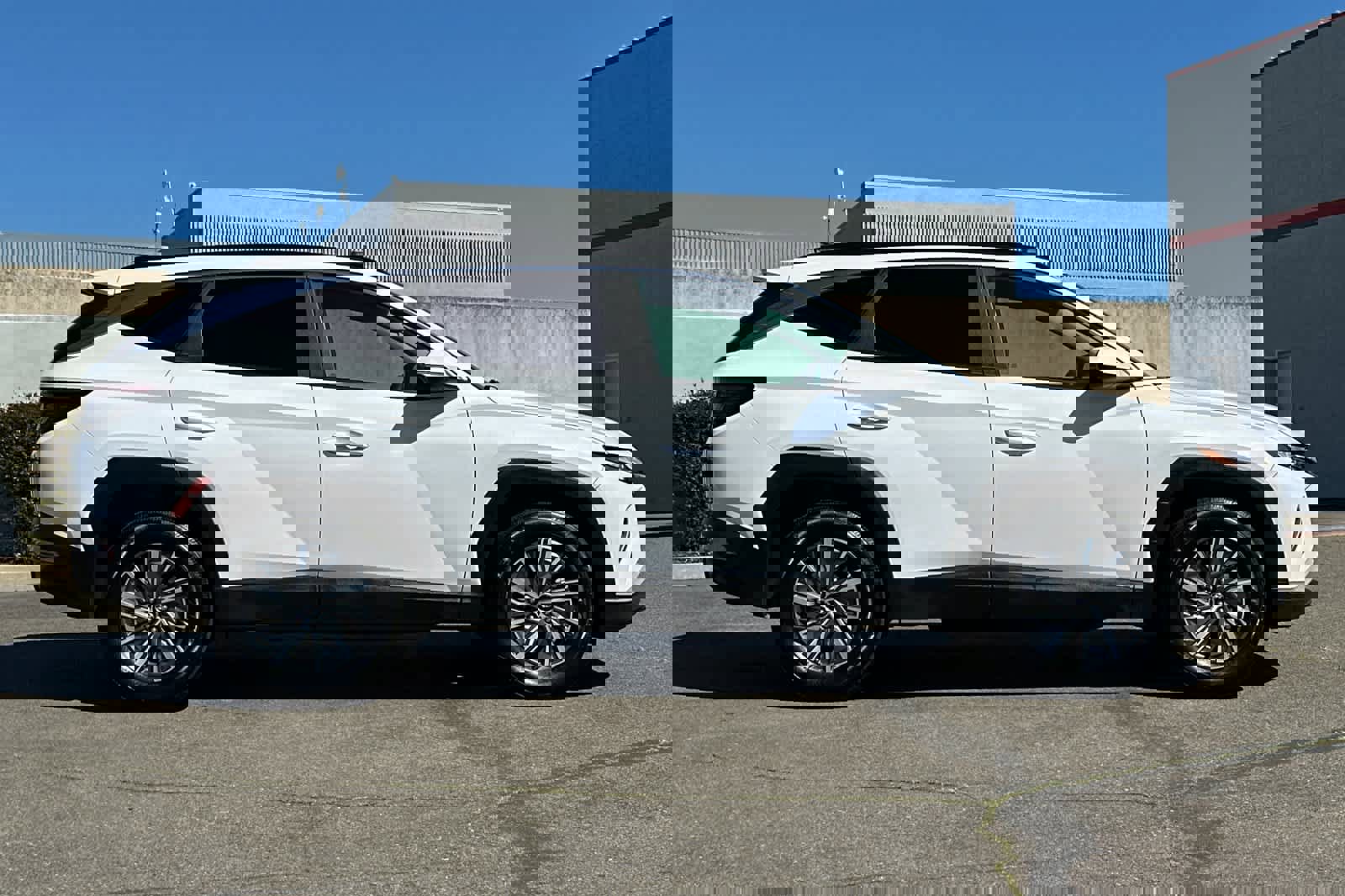 Used 2023 Hyundai Tucson Blue image 6