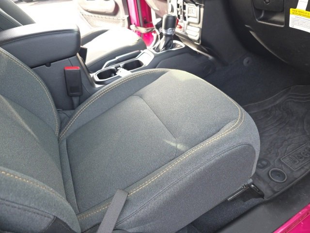 Used 2024 Jeep Gladiator Willys image 42