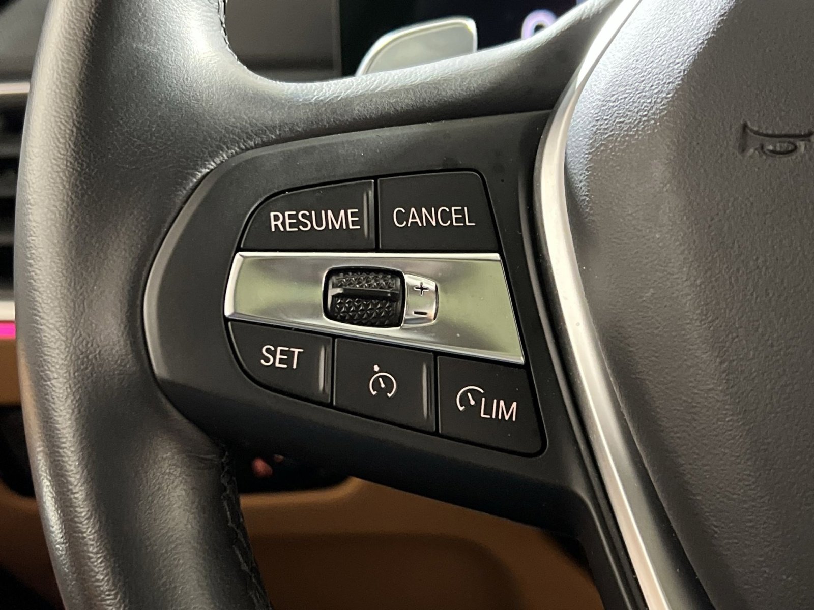 Used 2023 BMW 330e xDrive w/ Premium Package image 30