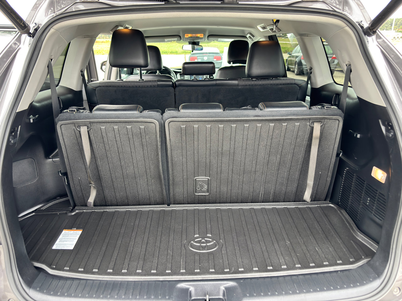 Used 2017 Toyota Highlander Plus image 23