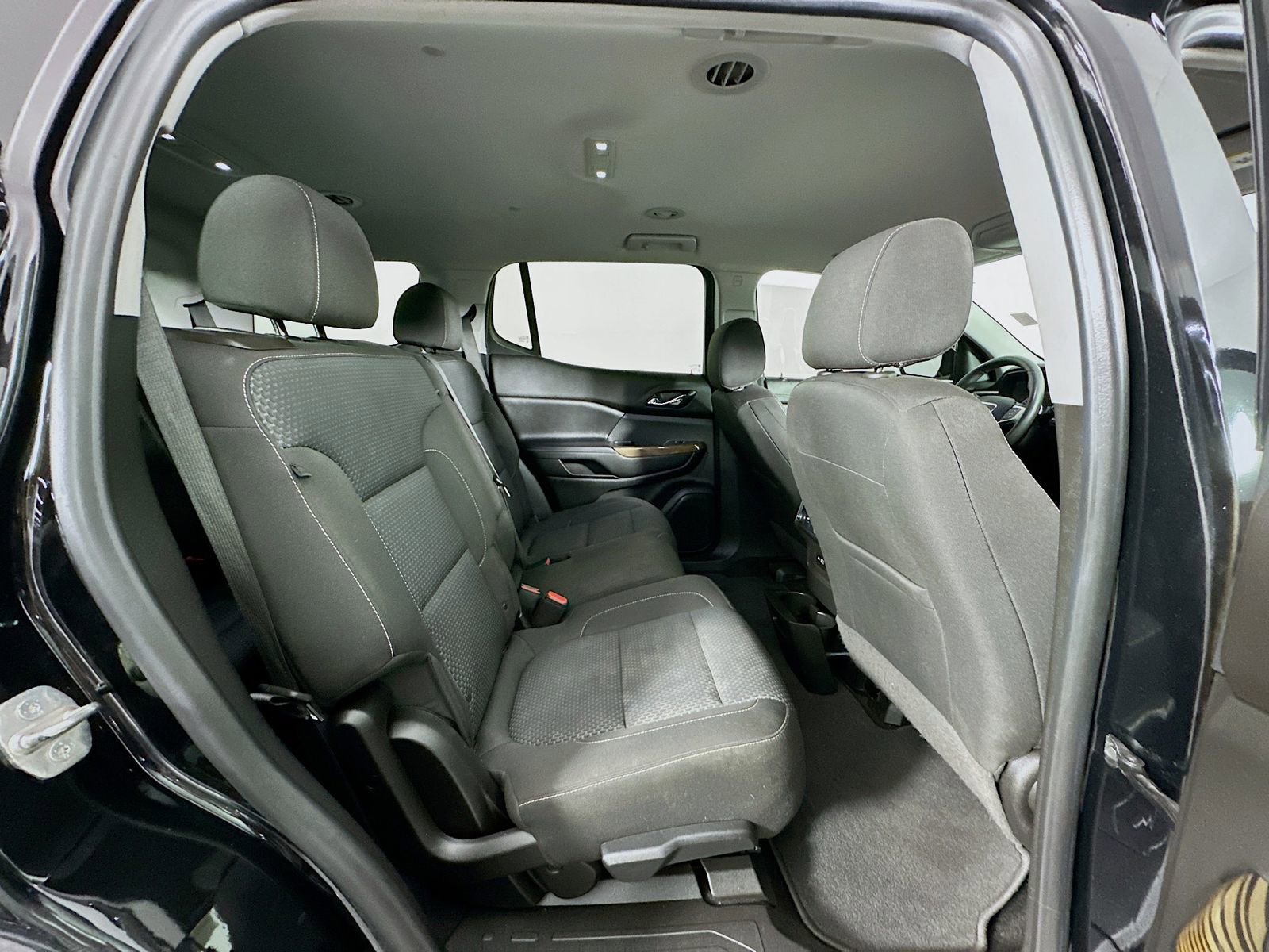 Used 2021 GMC Acadia SLE image 28