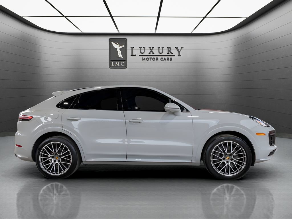 Used 2023 Porsche Cayenne Coupe AWD/4WD image 9