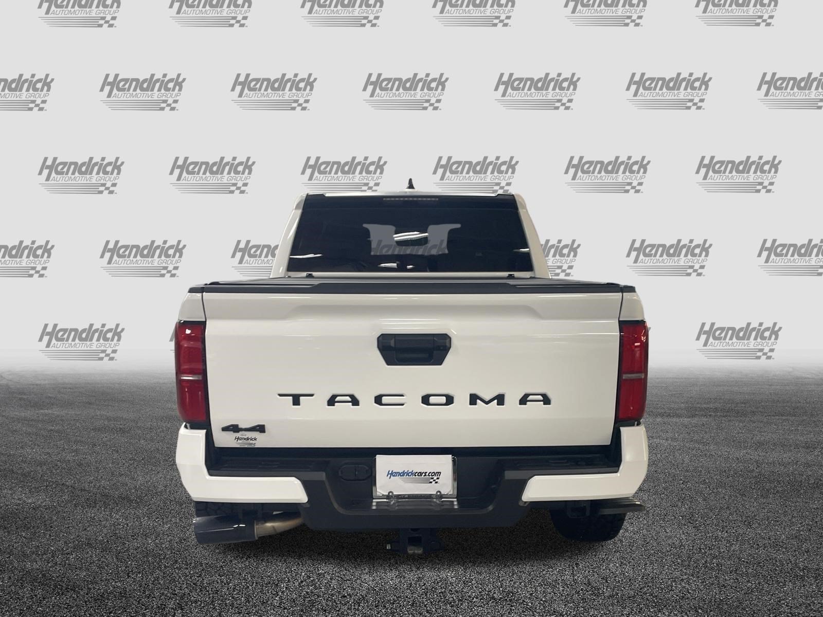 Used 2025 Toyota Tacoma SR5 AWD/4WD image 9