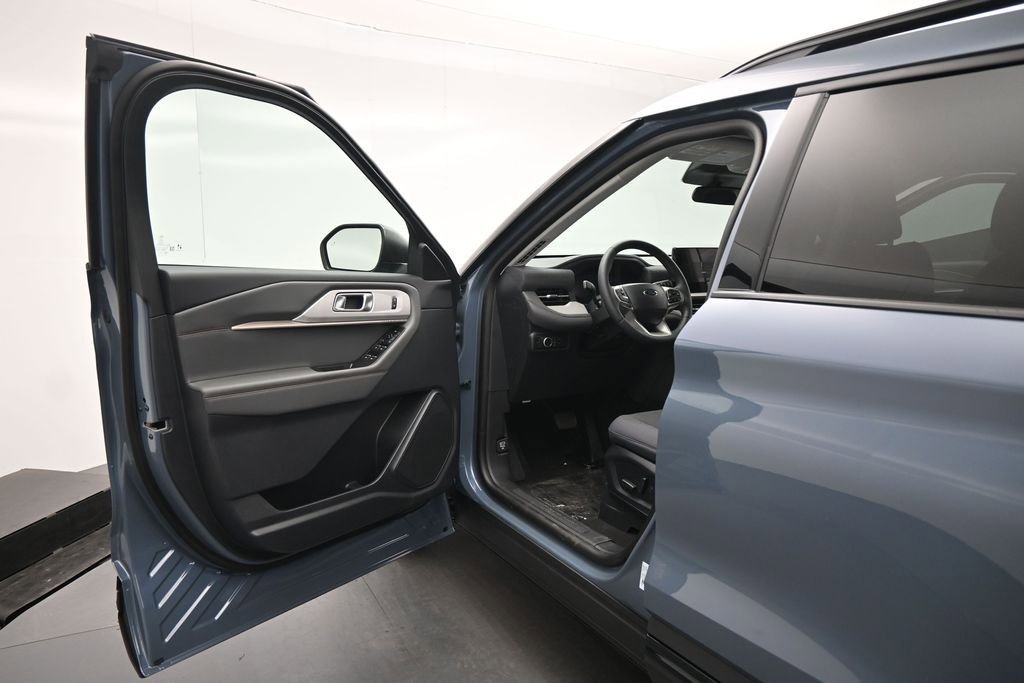 New 2026 Ford Explorer Active image 8