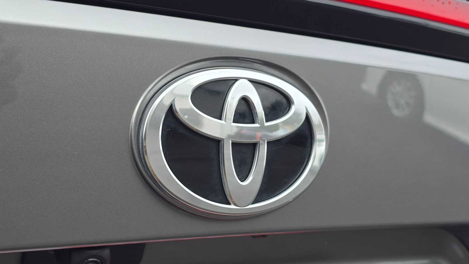 Used 2024 Toyota bZ4X XLE w/ Weather Package image 17